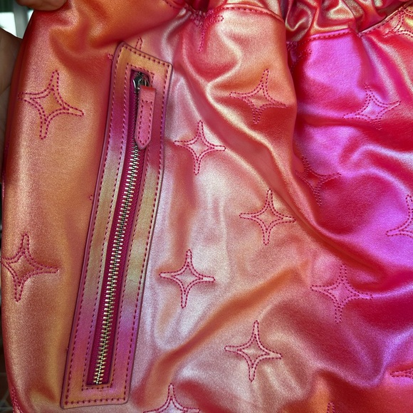 Paris Hilton Quilted Shoulder Bag with Chain Straps NWT 16.5" W x 14.2"H x 3.7"D - Picture 6 of 6